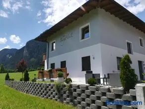BERGHEIL Apartments - Image 1