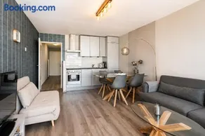 LAAX Central Holiday Apartment with Pool & Sauna - Image 4