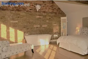 The Coach House Denton - Image 4