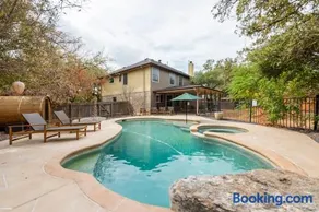 Pool-Hot Tub-Putting Green-Arcade-Oasis - Image 1