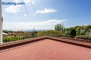 Casa Mediterránea con jardín y piscina privada - Image 2