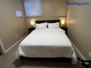 Cozy 2BR Getaway Quiet & Relaxing - Image 3