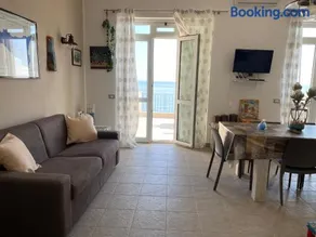 Villa GLORIA intero alloggio sulla spiaggia 8 posti letto 15 minuti da Palermo e 35 da Cefalu - Image 2