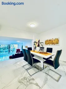 Elegant 5BR & 1LR Villa , Private Stay with Prime Location - Image 2