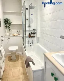 Classic Notting Hill Apartment with Private Garden - Image 3