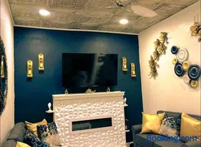 Beautiful Queen Luxury Suite Near Downtown Norfolk - Image 2