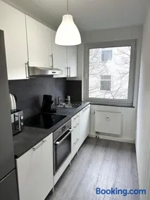 Beautiful flat with living room and kitchen sleeps 4p on separate beds and 2p on sofa - Image 1