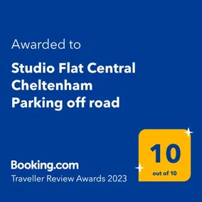 Studio Flat Central Cheltenham Parking off road - Image 2