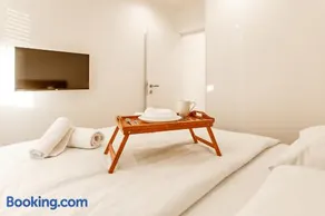 White Apartments - Image 4