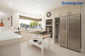 The Luxe Retreat - Image 1