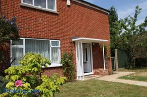 Lilac Bicester-Oxford quiet 3 bedroom house with private parking - Image 2
