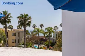 Walk to Water & Shops Ocean Views Villa - Image 3