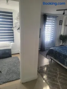 charming & comfy apartment, close to highway, wifi, netflix, amazon prime - Image 4