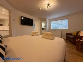 Gresham - Image 3