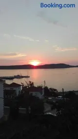 Artemis sunset view apartment - Image 1