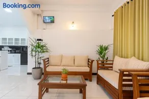 Skyport Villa Katunayaka - Image 1