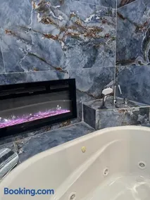 420 Friendly Suites - Image 3
