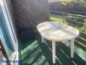 Maisonnette en bois pour 4 personne village vacances Avec - Image 4