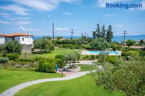 Lavender Pool Villa, Pefkohori #FeelsLikeHome - Image 3