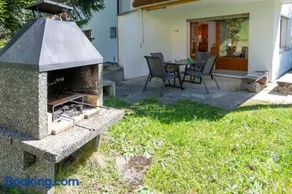 Garden apartment with mountain views & barbecue - Image 2