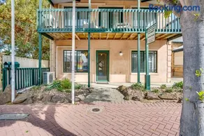 Cadell Street Apartments Goolwa - Image 1