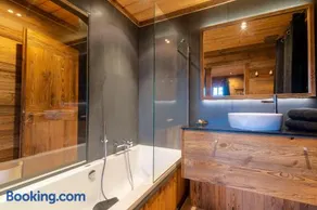 Agréable chalet adapté aux familles avec jardin, terrasse et jacuzzi - Image 5