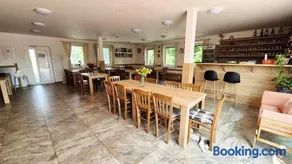 Penzion a restaurace Zlatovláska u zámku Červená Lhota - Image 5