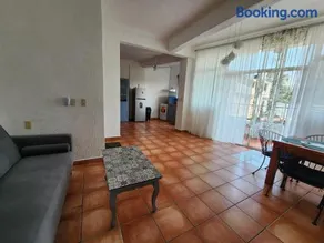 1 BR APT with AC , TV , wi-fi near DT and beach - Image 2