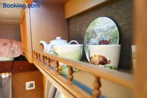 Tarka Trail Horsebox - Hot Tub & Pet proof garden - Image 3