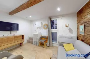 Studio classé au cœur des Carmes - Image 2