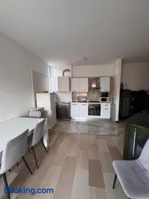 Lovely apartment in Gallarate - Image 3