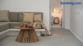 Hora Seaside Suites - Image 4