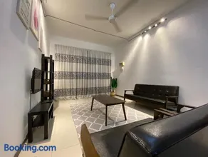Medina Homestay Chukai Kemaman - Image 1