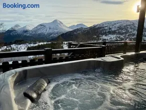 Great mountain cabin with jacuzzi in beautiful surroundings - Image 1