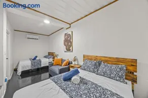 Beachside 1BR Apartment Sleeps 4 - Image 2