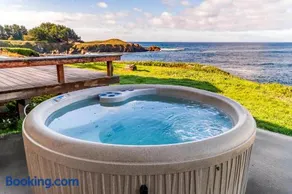 Tideaway Private Hot Tub and Expansive Ocean View - Image 1