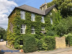 Pages Hotel and Guesthouse - Image 1