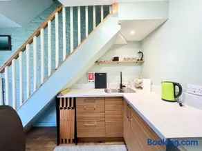 Little Oasis with Sea Views - Image 2