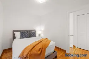 Stylish 3BR Urban Retreat near Christie sleeps 6 TO - Image 4