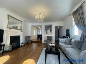 Castle View House - Image 2