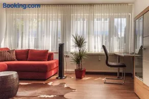Haus Pia Executive Apartments - Image 2