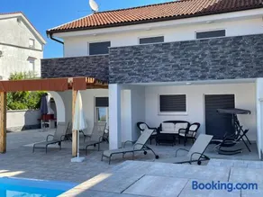 Villa Mira ***** - Image 1
