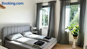 Apartment Savanna im historischen Stadtkern Linn in Krefeld, nähe Düsseldorf Messe, Airport, Parkmöglichkeiten direkt vor dem Haus - Image 1