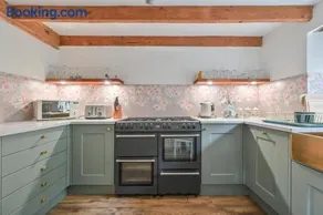 Cosy Bake Cottage, Great Location in Looe, Cornwall - Image 4