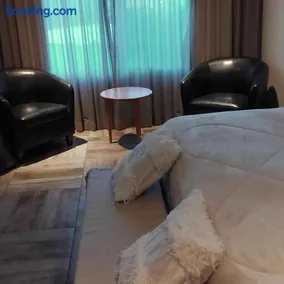 VICTORIA BED and BREAKFAST 1 A 3KM AEROPUERTO EZEIZA - Image 1