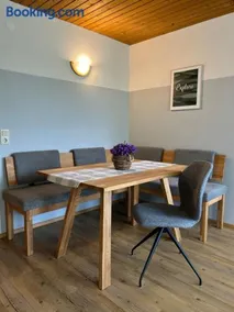 WOLF RETREAT Apartments im Lechtal davor Appartementhaus Michaela - Image 3