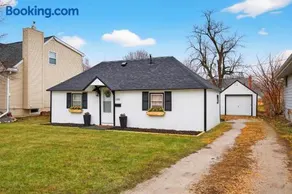 Prime Ames Location 2BR 1BA Near ISU - Image 4