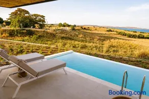 Kali Thea pool residences - Image 1