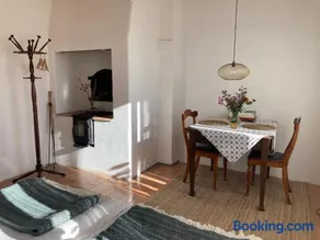 Förtjusande gästsvit med öppen spis - Image 4
