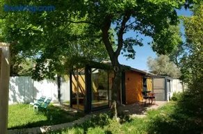 Le mazet des amants, cabane en bois avec jacuzzi privatif - Image 1